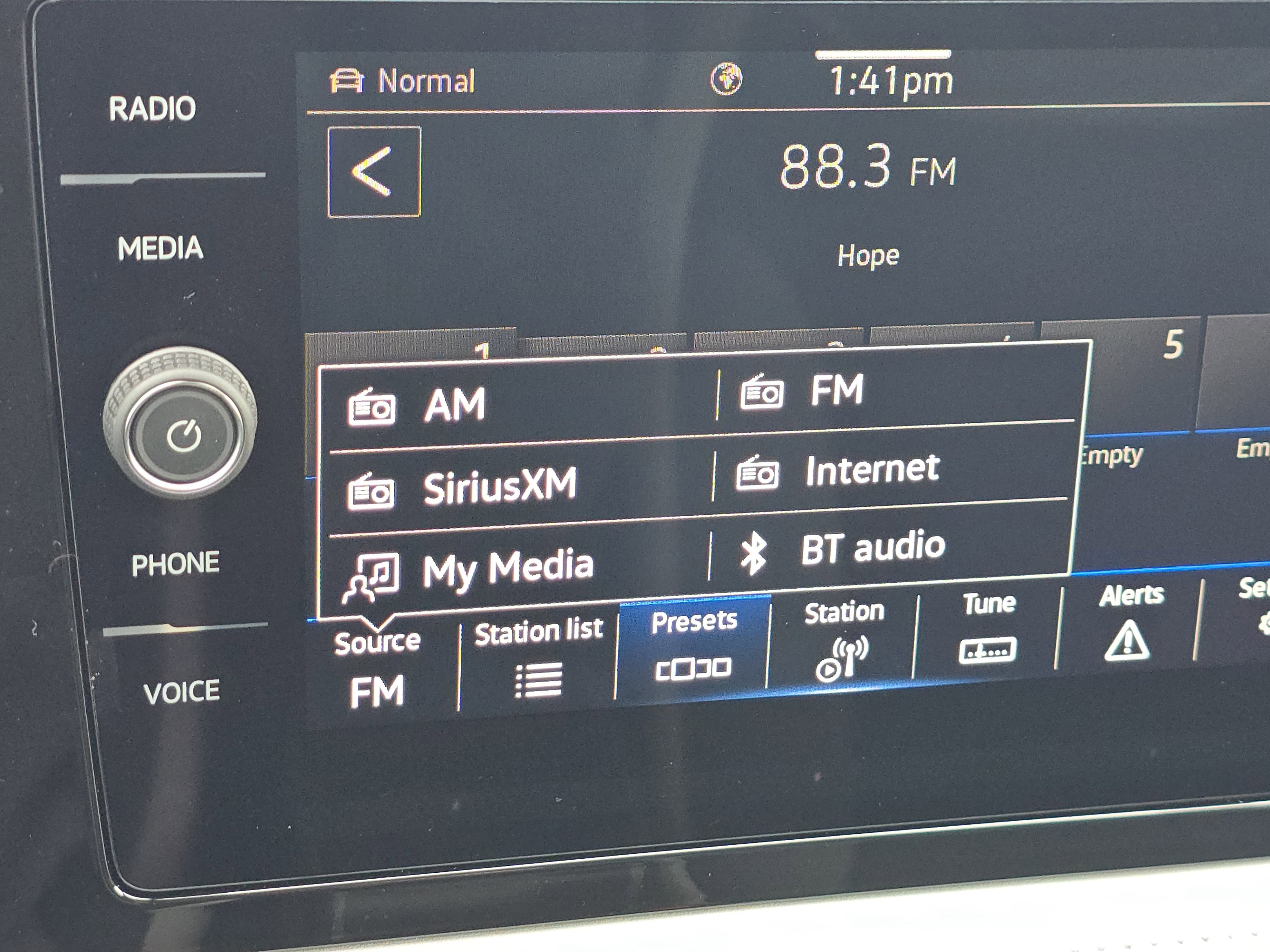 New 2026 Volkswagen Taos SE image 9