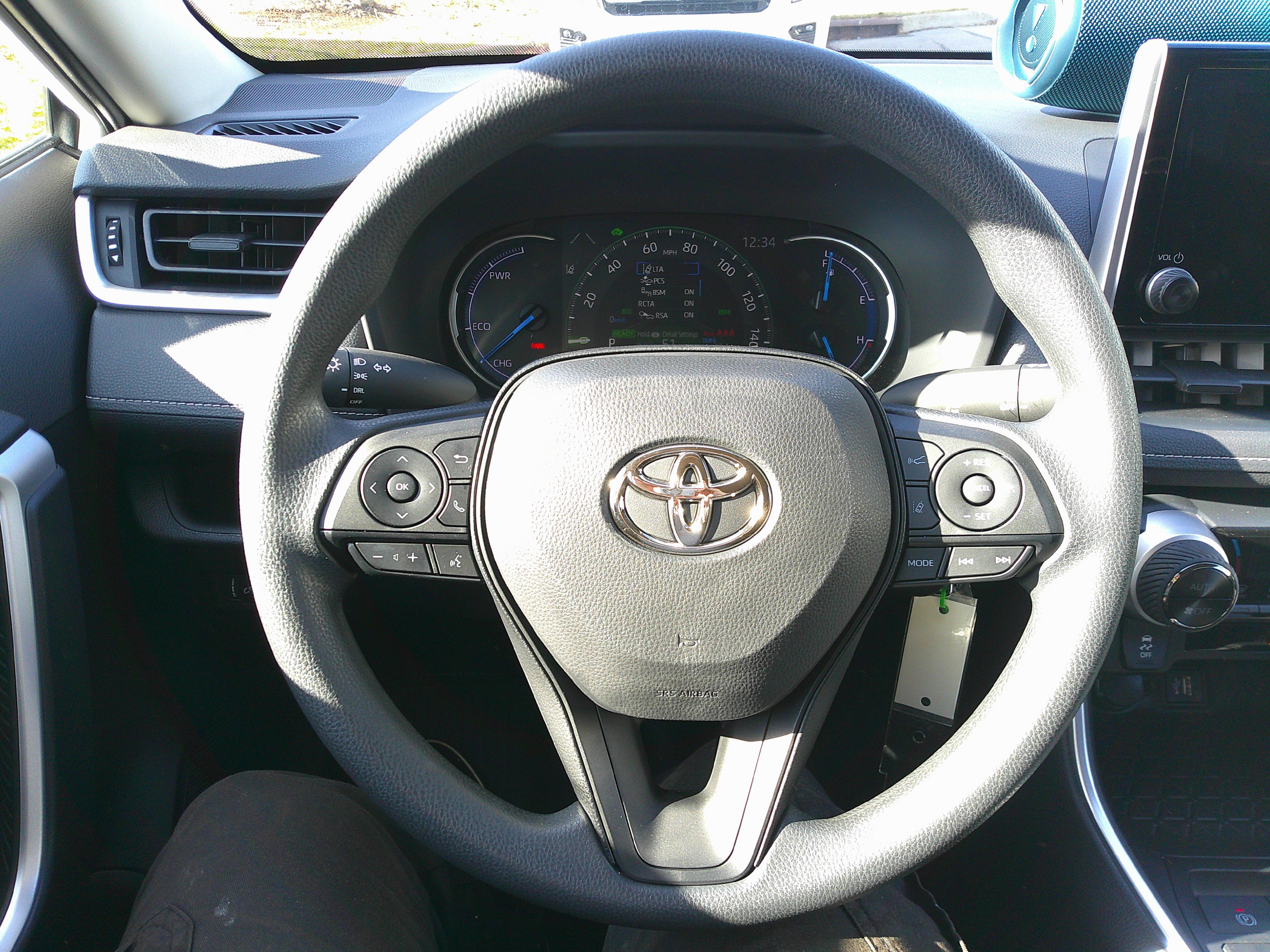 Used 2025 Toyota RAV4 LE image 19