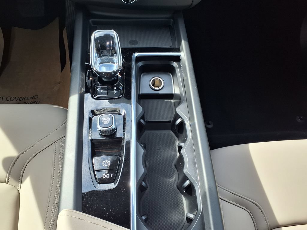 New 2026 Volvo XC60 B5 Plus w/ Protection Package Premier AWD/4WD image 26