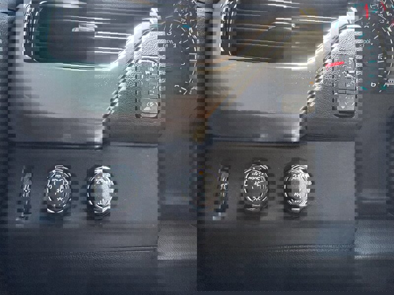 Used 2019 Chevrolet Suburban LT w/ Luxury Package image 29