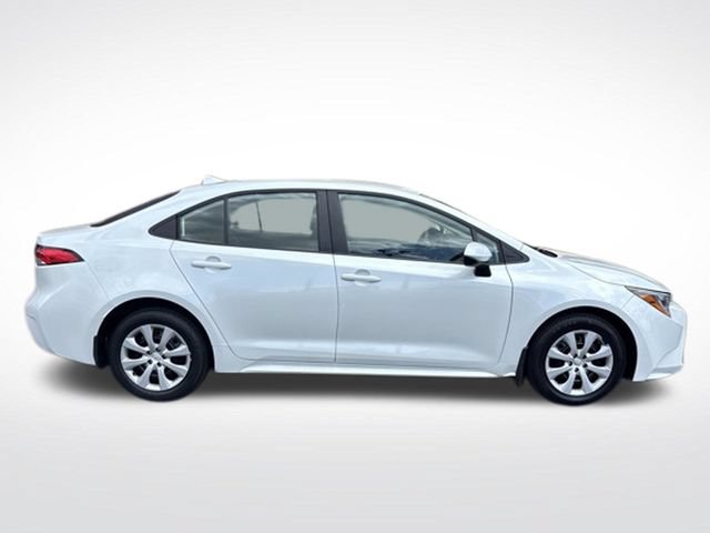 Used 2026 Toyota Corolla LE FWD image 8