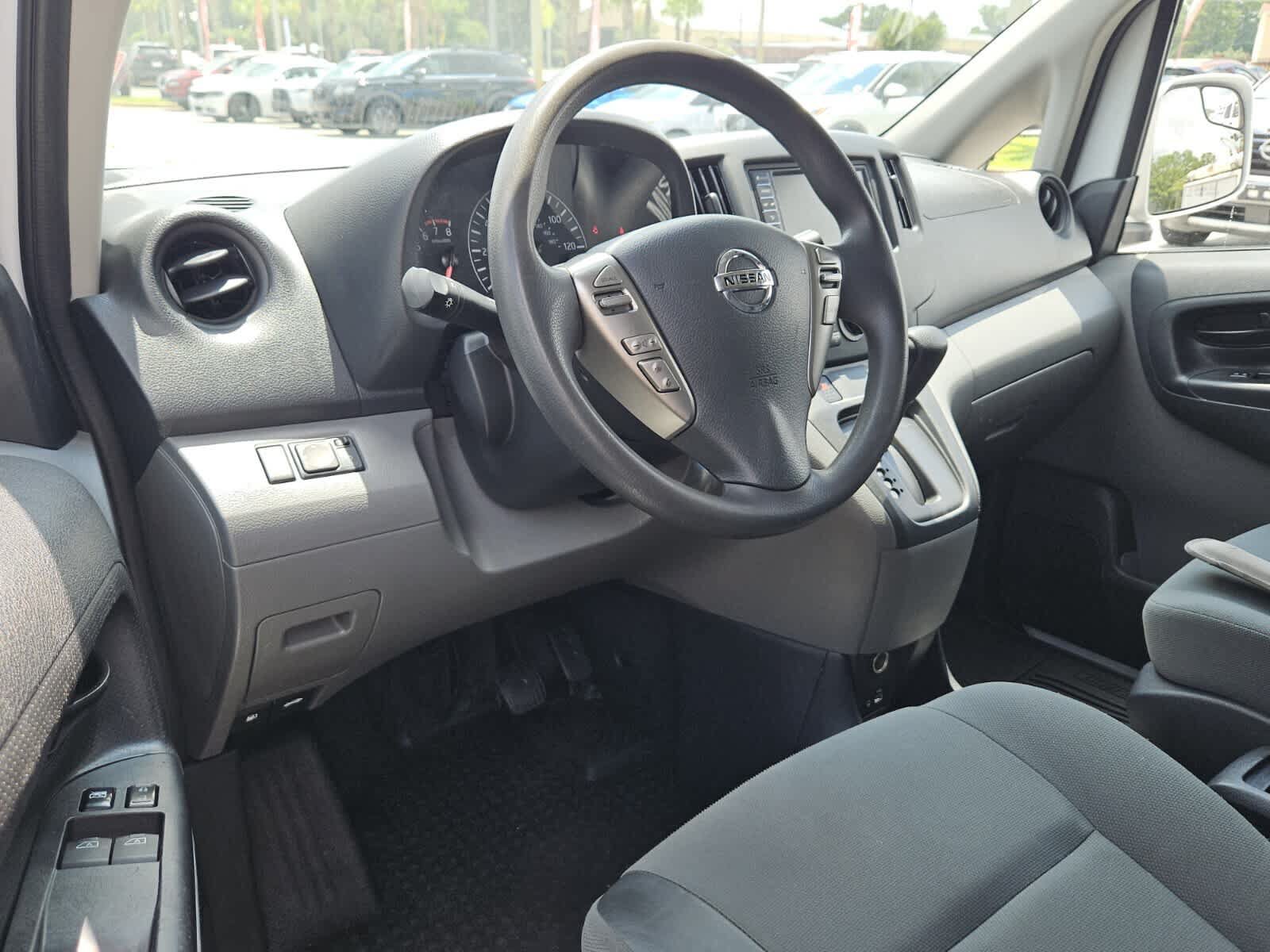 Used 2020 Nissan NV200 SV w/ Back Door Glass Package FWD image 4