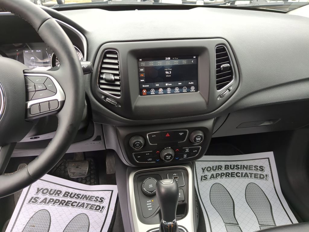 Used 2019 Jeep Compass Latitude w/ Cold Weather Group image 17