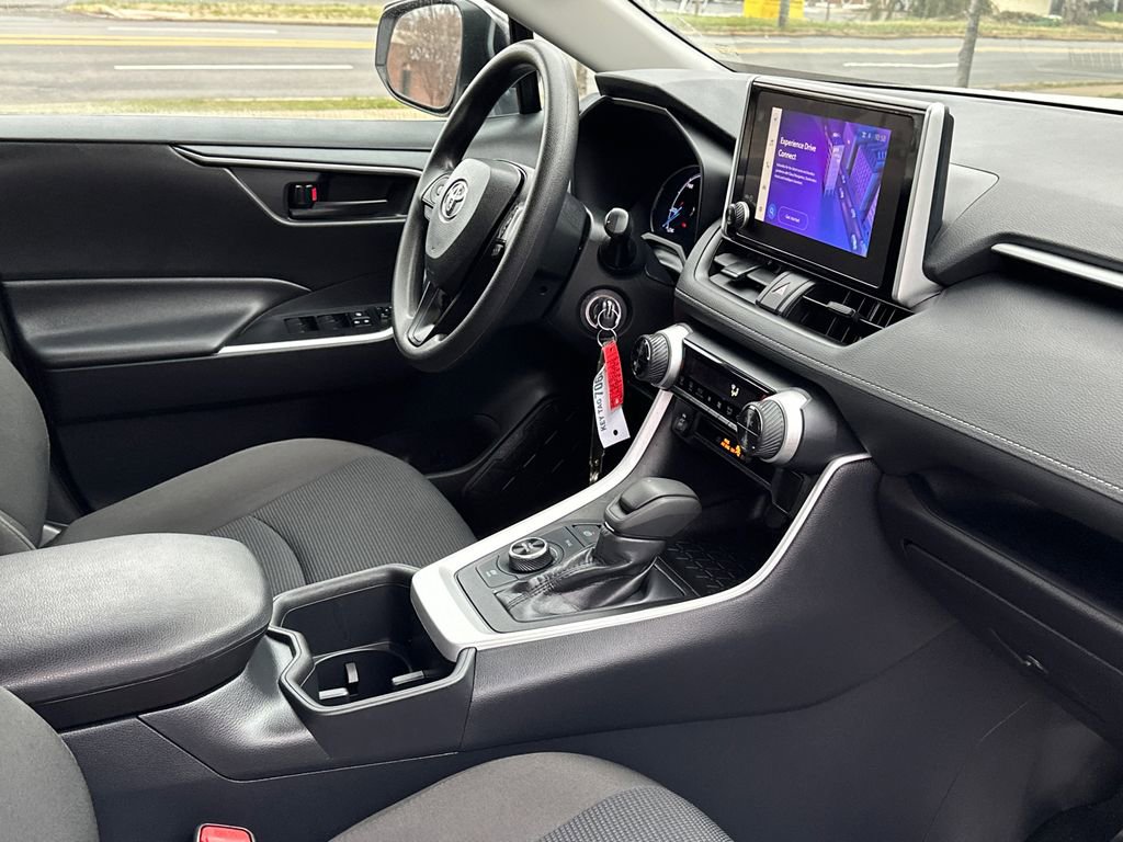 Used 2025 Toyota RAV4 LE image 11