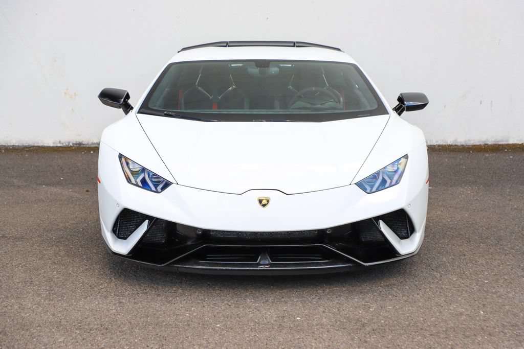 Used 2018 Lamborghini Huracan Performante AWD/4WD image 15