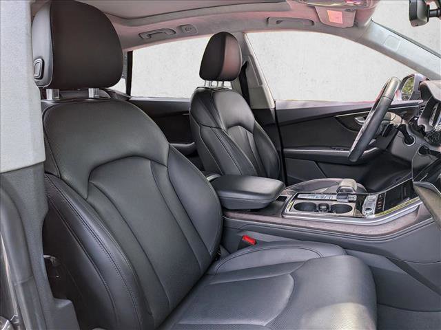 Used 2019 Audi Q8 Prestige w/ Luxury Package AWD/4WD image 16