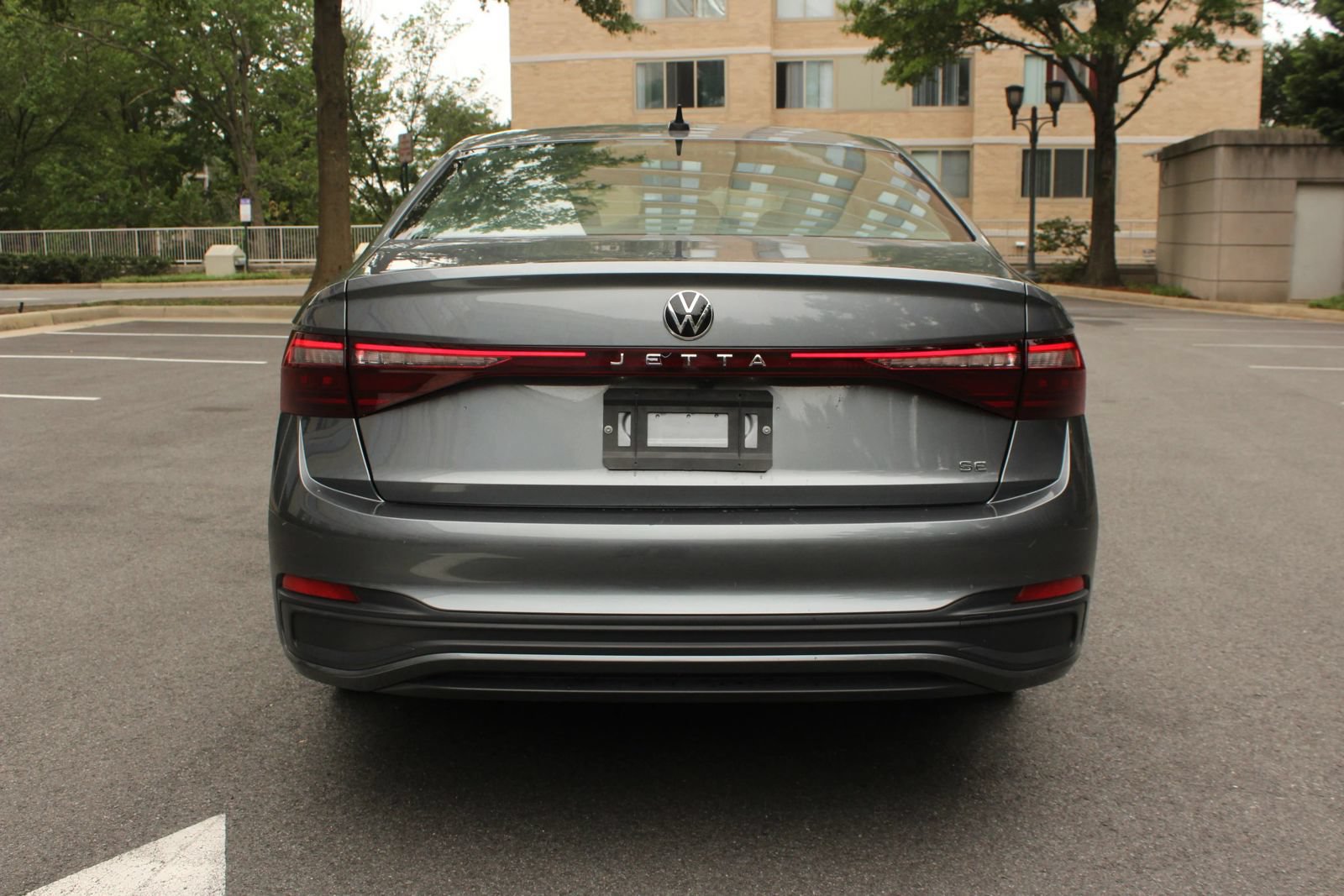 Used 2025 Volkswagen Jetta SE FWD image 8