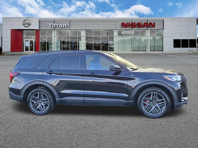 Used 2025 Ford Explorer ST-Line w/ ST-Line Street Pack AWD/4WD image 3