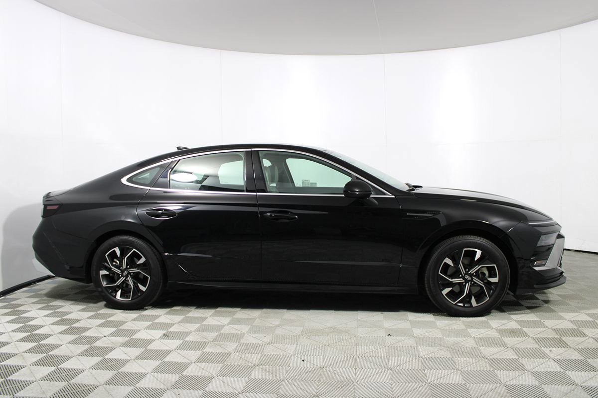 Used 2025 Hyundai Sonata SEL FWD image 33
