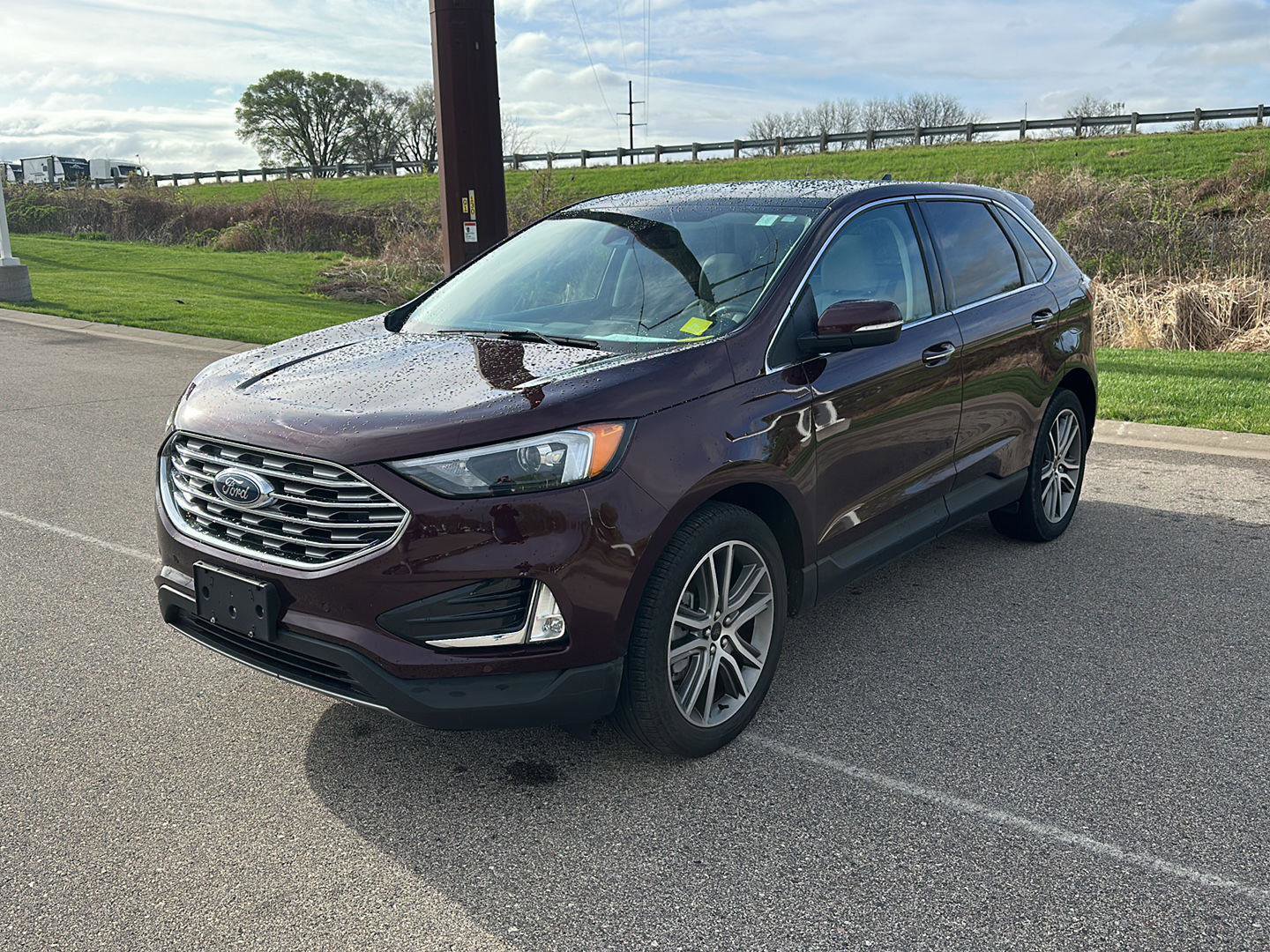Used 2023 Ford Edge Titanium w/ Class II Trailer Tow Package AWD/4WD image 7