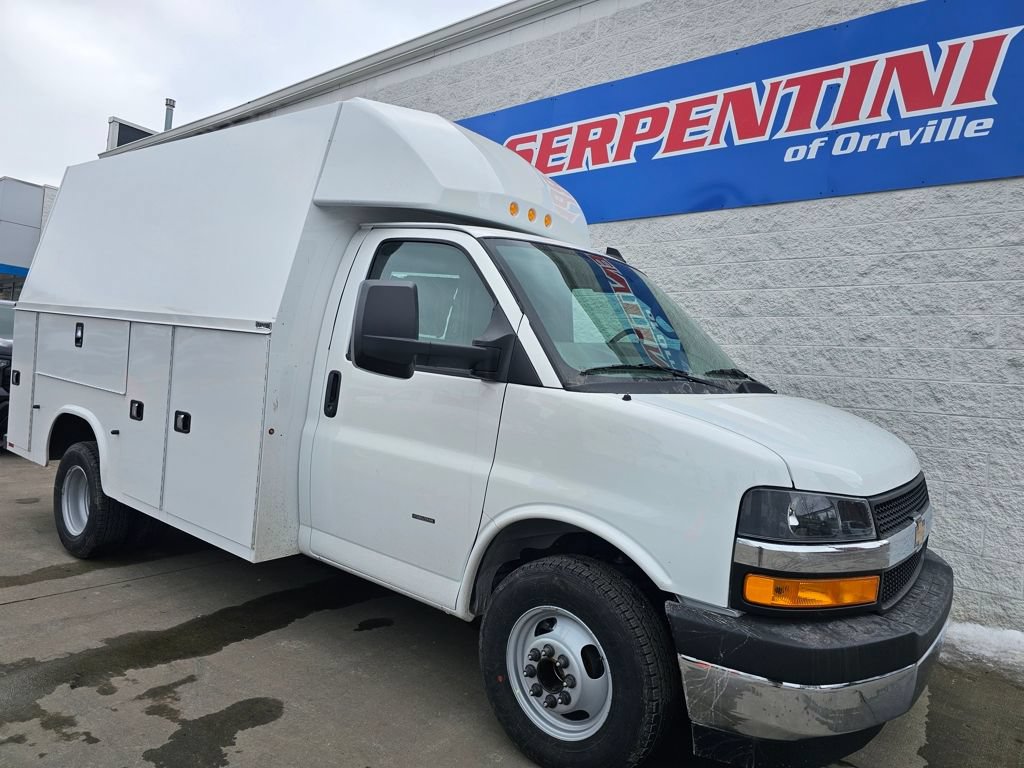 New 2025 Chevrolet Express 3500 w/ Power Convenience Package RWD image 4