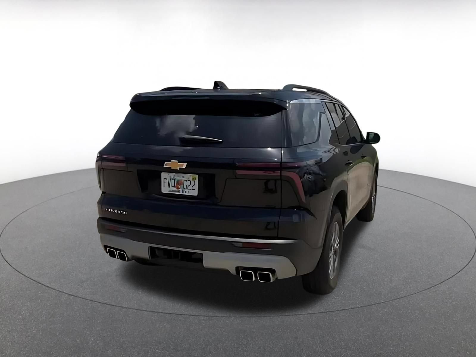 Used 2025 Chevrolet Traverse LT FWD image 15