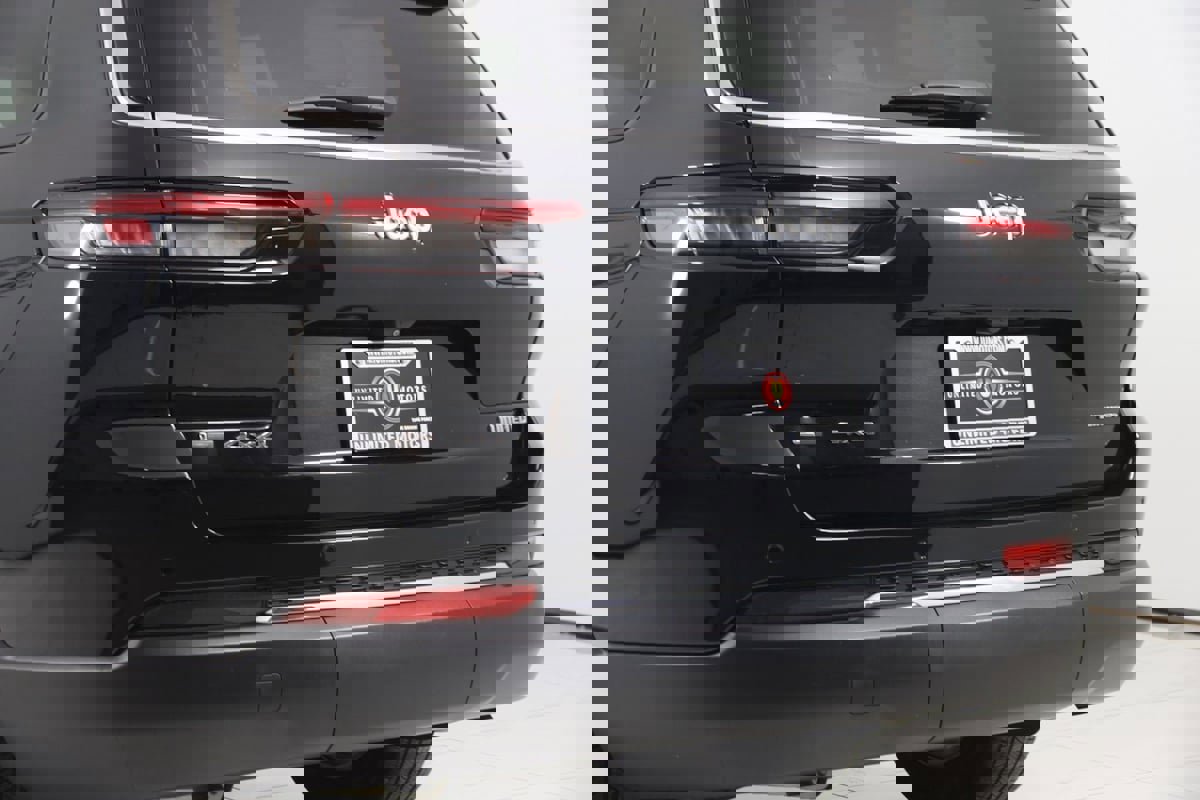 Used 2022 Jeep Grand Cherokee L Limited image 26