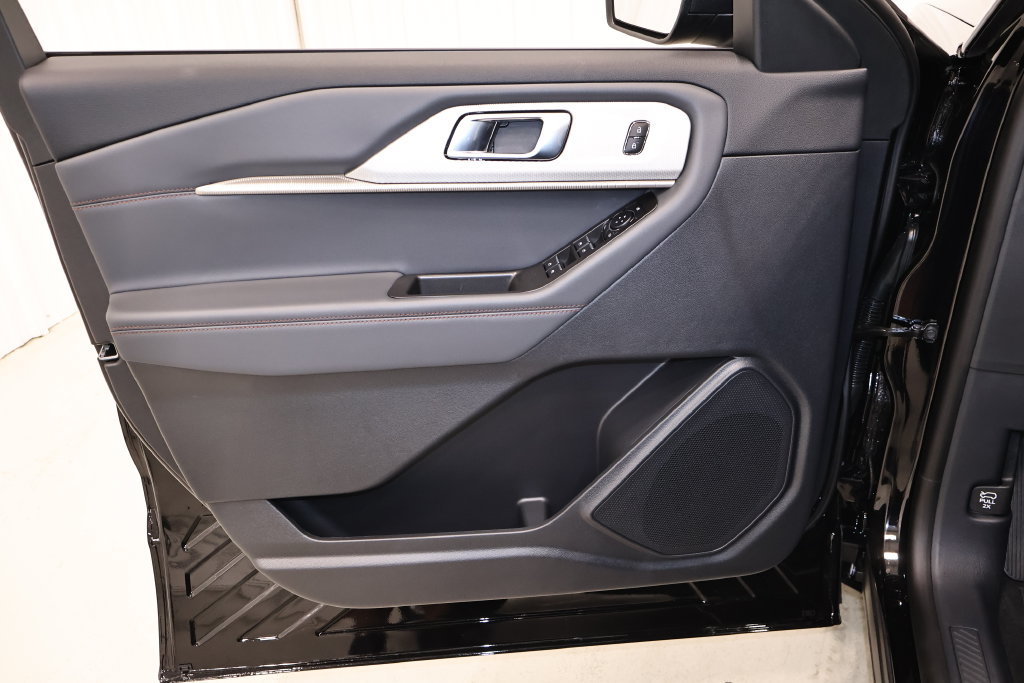 New 2026 Ford Explorer Active AWD/4WD image 10