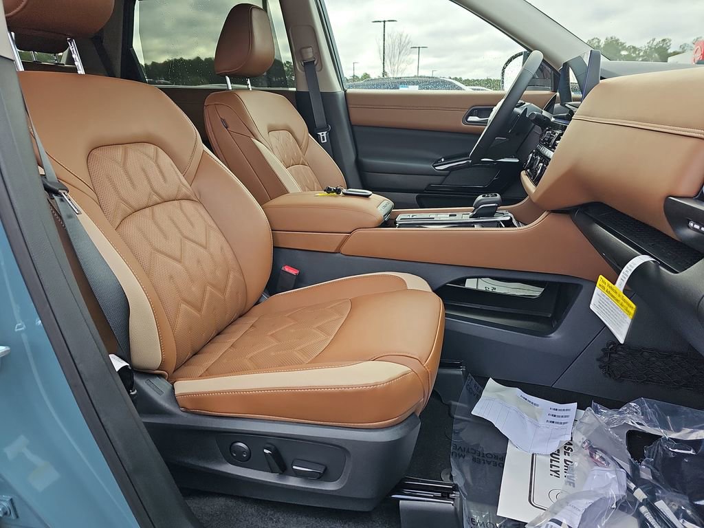 New 2026 Nissan Pathfinder Platinum w/ Accent Package FWD image 13