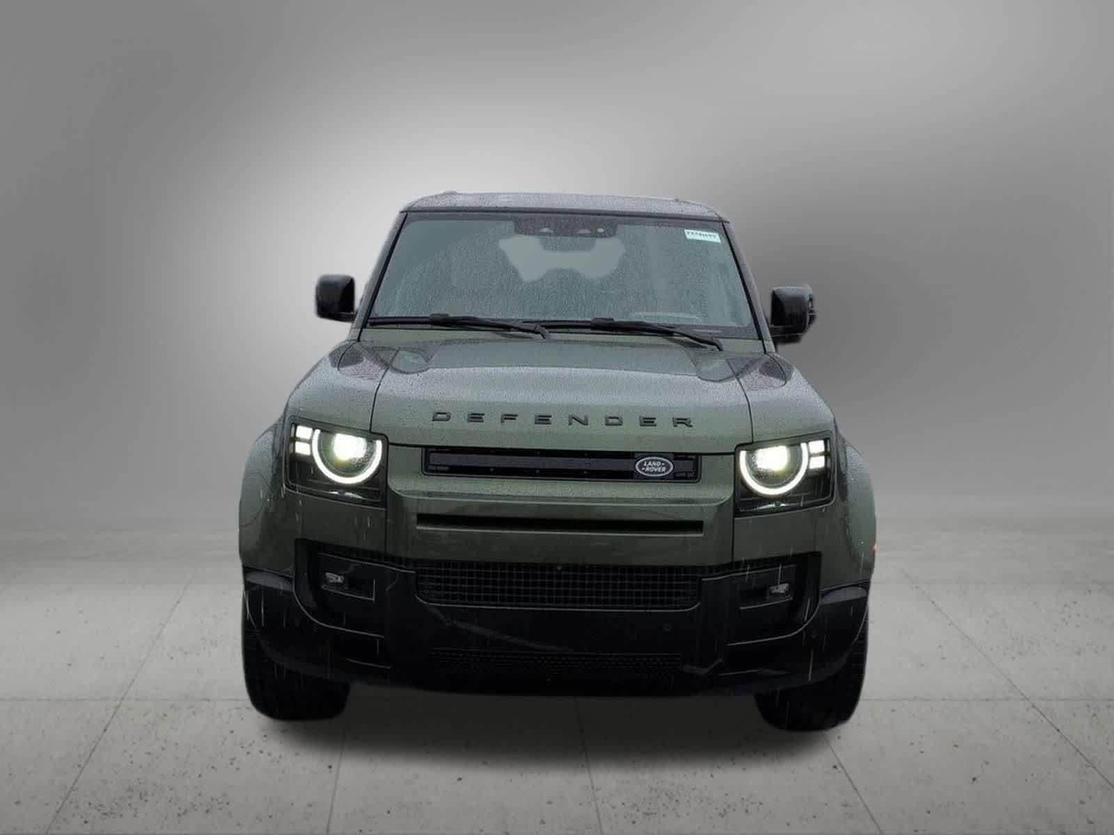 New 2026 Land Rover Defender 130 X-Dynamic SE image 9