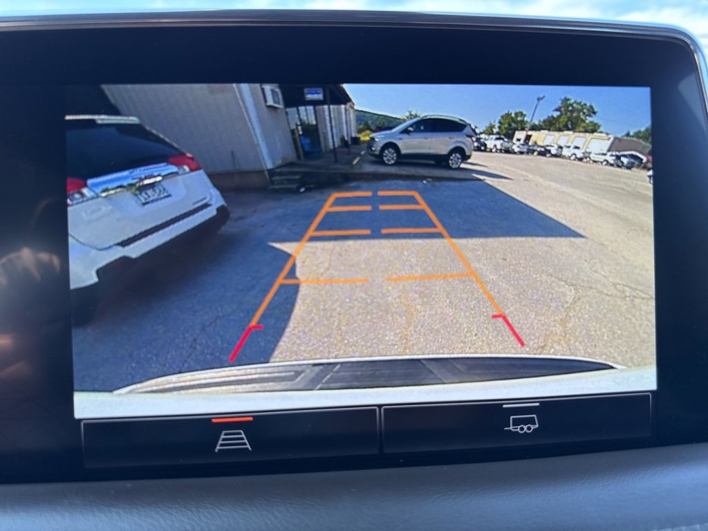 Used 2023 GMC Yukon SLT image 17