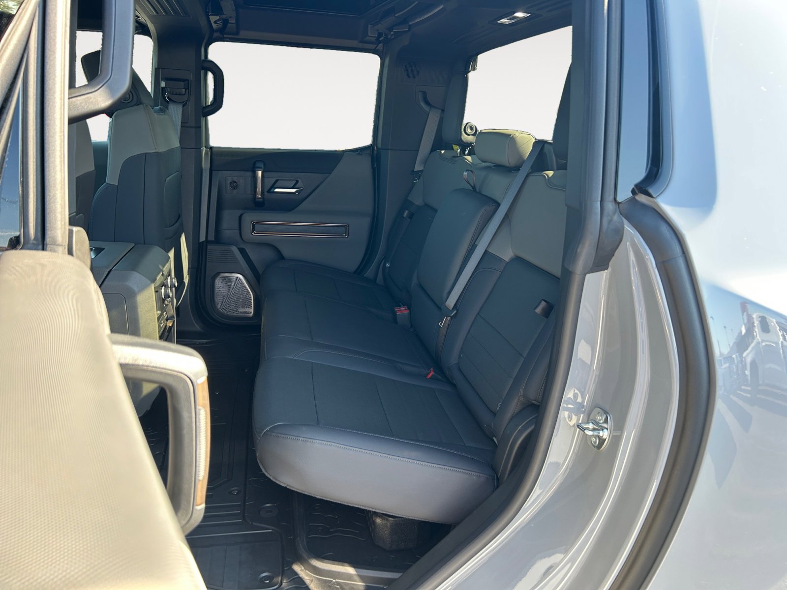 Used 2025 GMC Hummer EV 2X w/ LPO, Sport Package image 23
