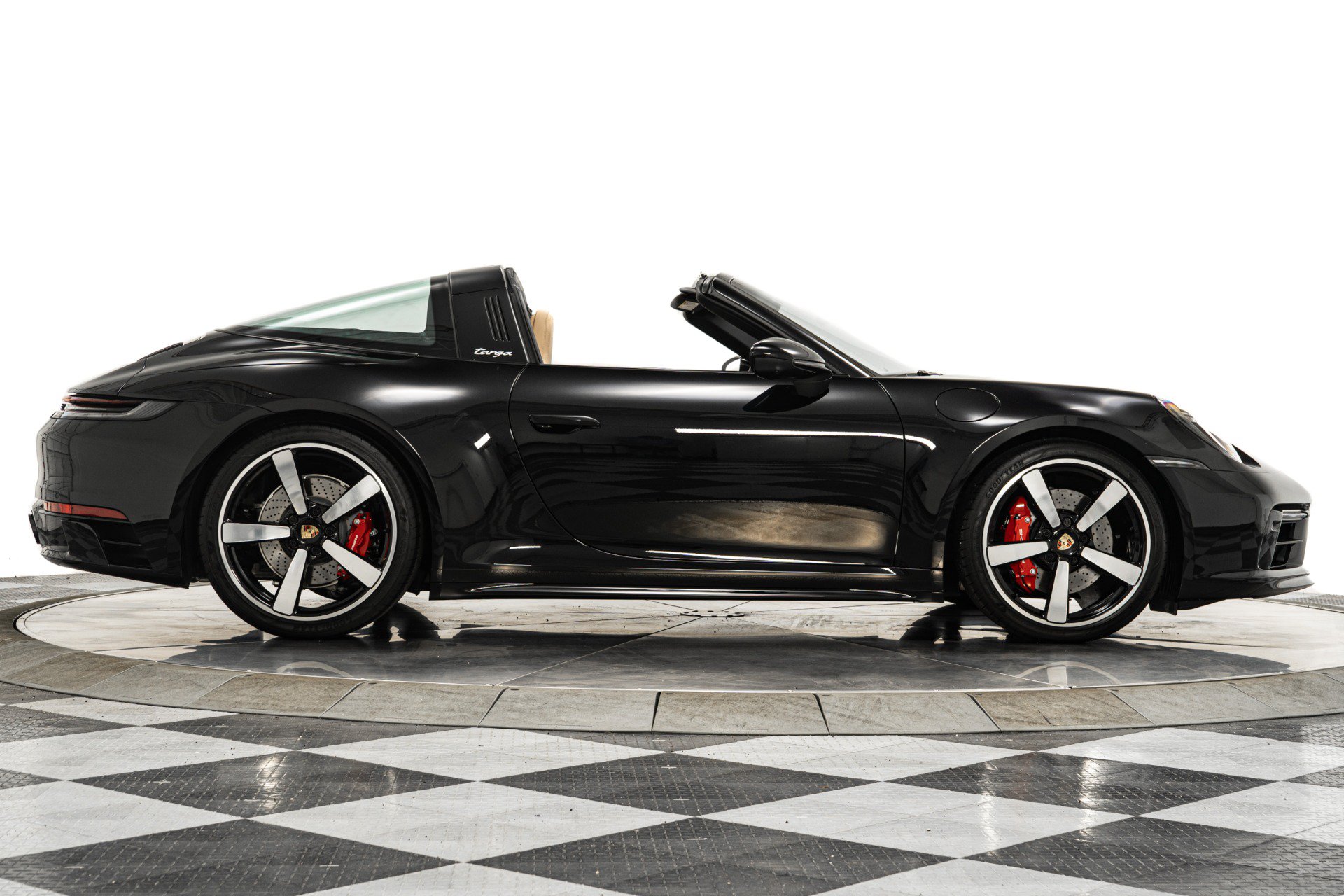 Used 2024 Porsche 911 Targa 4S AWD/4WD image 35