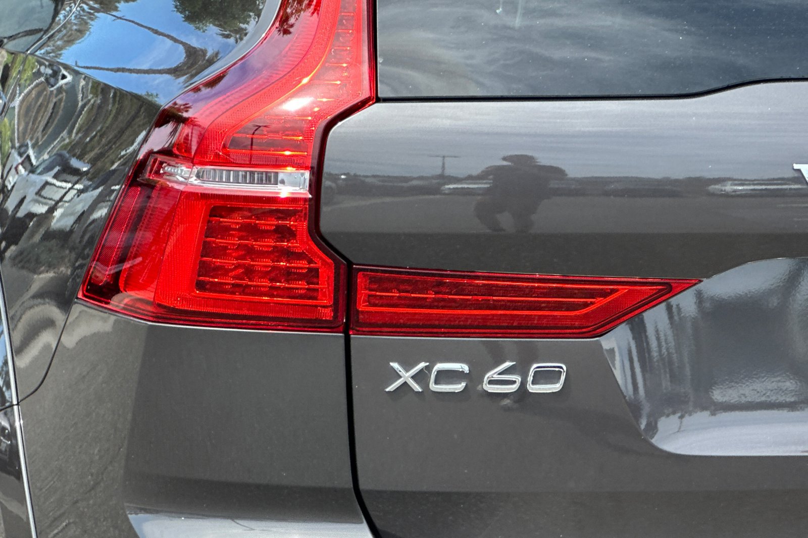 Certified 2023 Volvo XC60 B5 Ultimate AWD/4WD image 35
