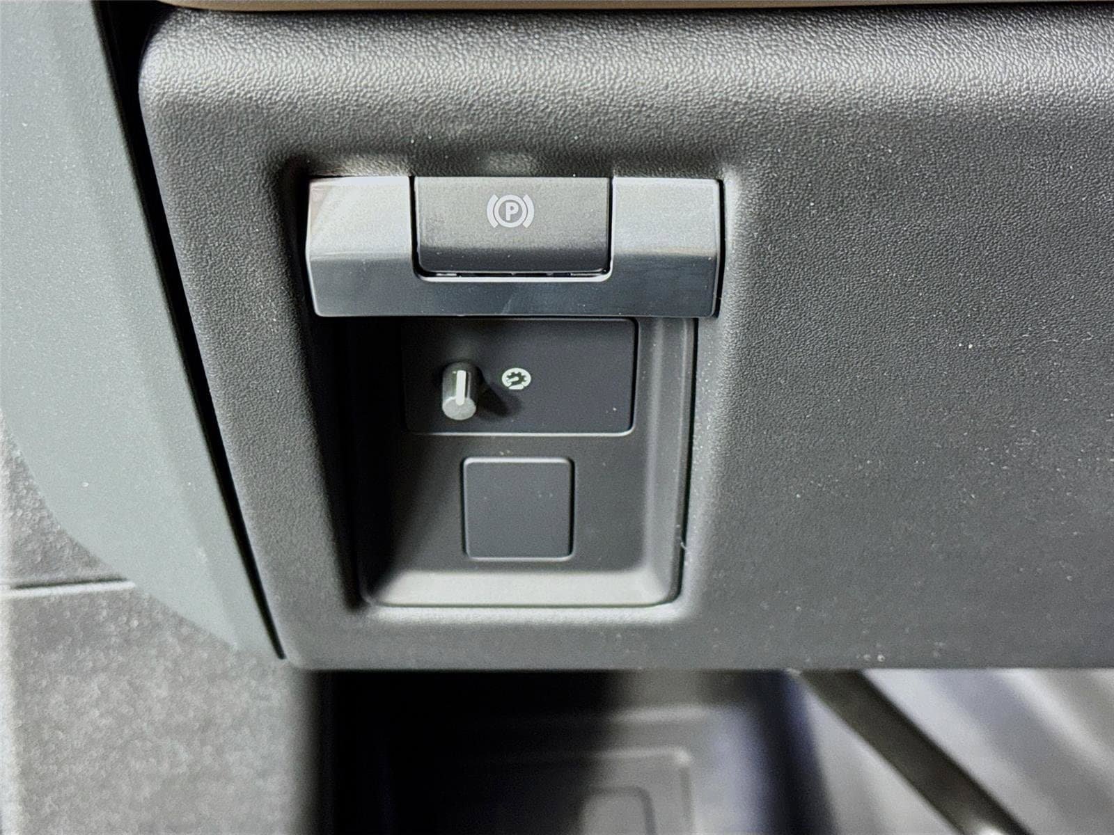 New 2026 Land Rover Defender 130 S AWD/4WD image 10