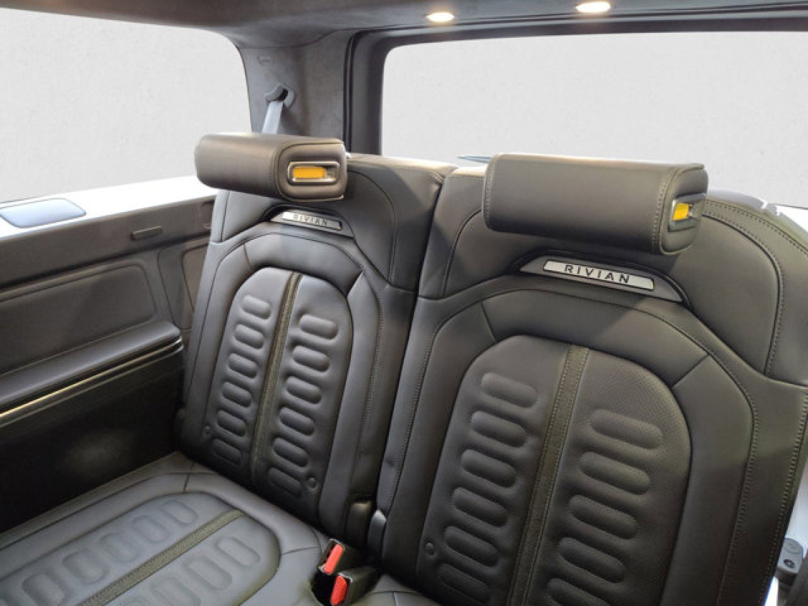 Used 2023 Rivian R1S Adventure AWD/4WD image 19