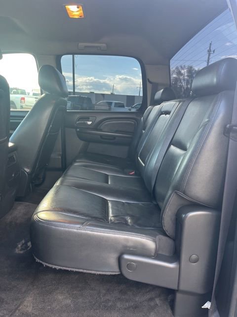 Used 2011 GMC Sierra 2500 Denali w/ Suspension Package, Off-Road AWD/4WD image 39