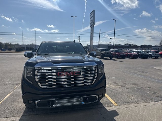 Used 2023 GMC Sierra 1500 Denali w/ Denali Reserve Package image 8