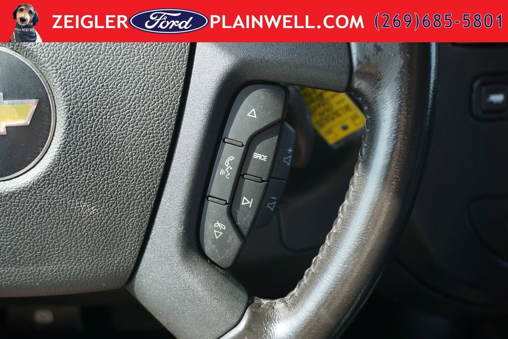Used 2021 Chevrolet Express 2500 w/ Driver Convenience Package RWD image 21