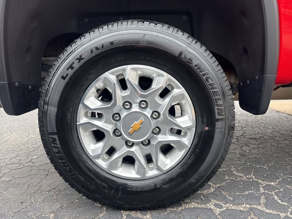 Used 2024 Chevrolet Silverado 2500 LT w/ All Star Edition AWD/4WD image 8