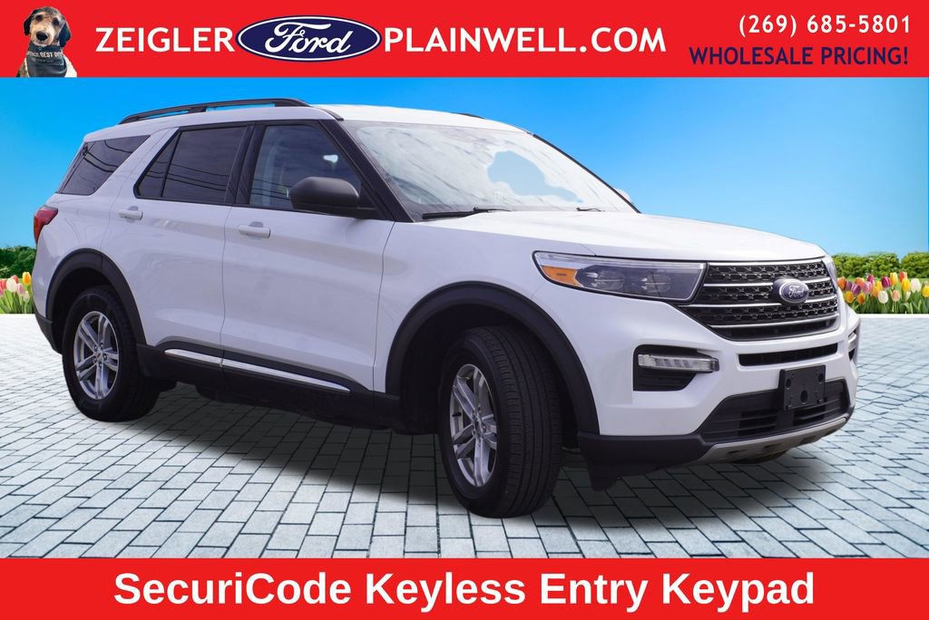 Used 2022 Ford Explorer XLT w/ Equipment Group 202A image 7