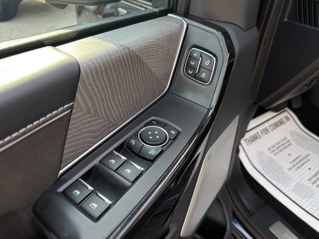 Used 2023 Ford F150 Lightning Platinum image 19