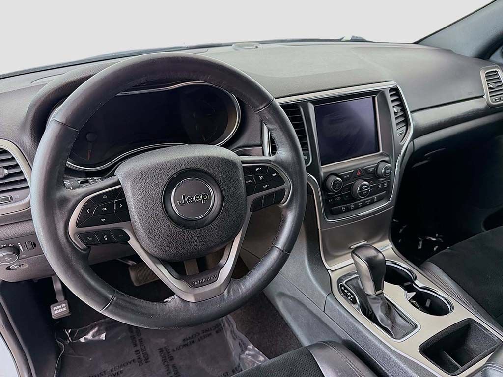 Used 2018 Jeep Grand Cherokee Altitude AWD/4WD image 18