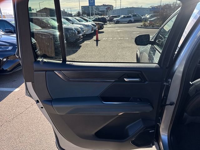 Used 2024 GMC Acadia AT4 w/ Luxury Package AWD/4WD image 26