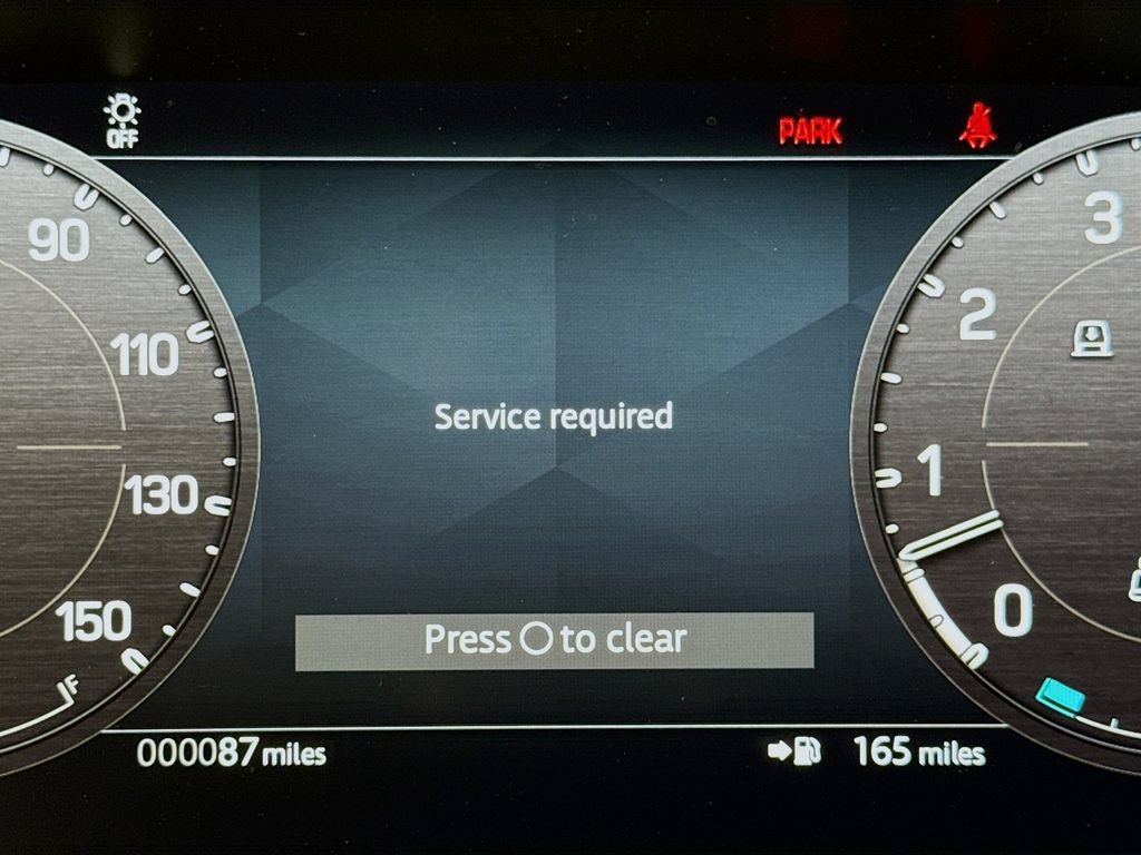 Used 2024 Land Rover Defender 110 SE AWD/4WD image 11