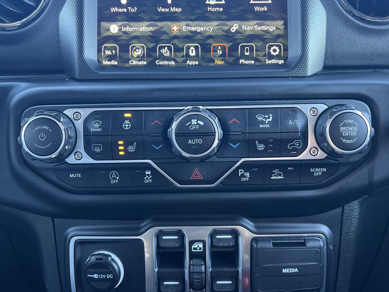 Used 2021 Jeep Wrangler Unlimited Sahara image 7