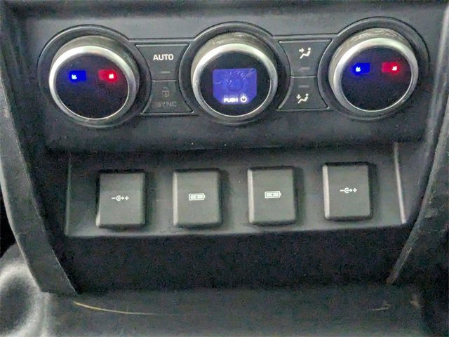 Used 2020 Land Rover Defender 110 SE image 25