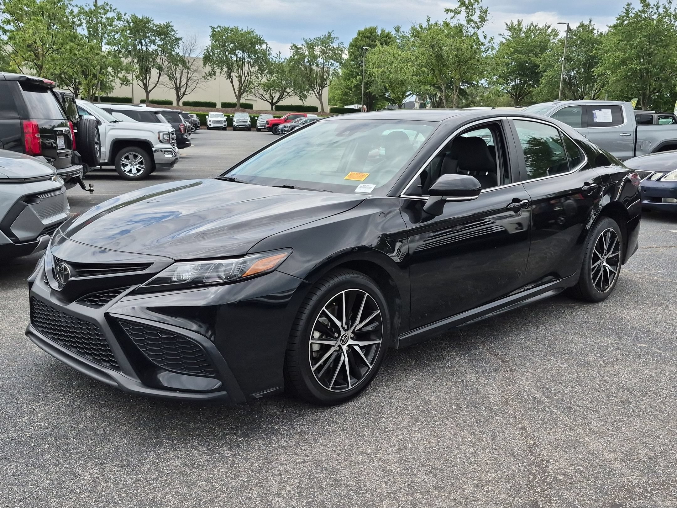 Used 2024 Toyota Camry SE FWD image 5