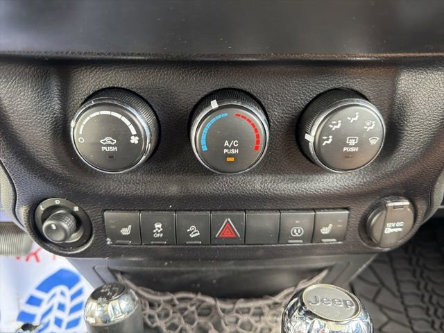 Used 2013 Jeep Wrangler Unlimited Sahara image 27