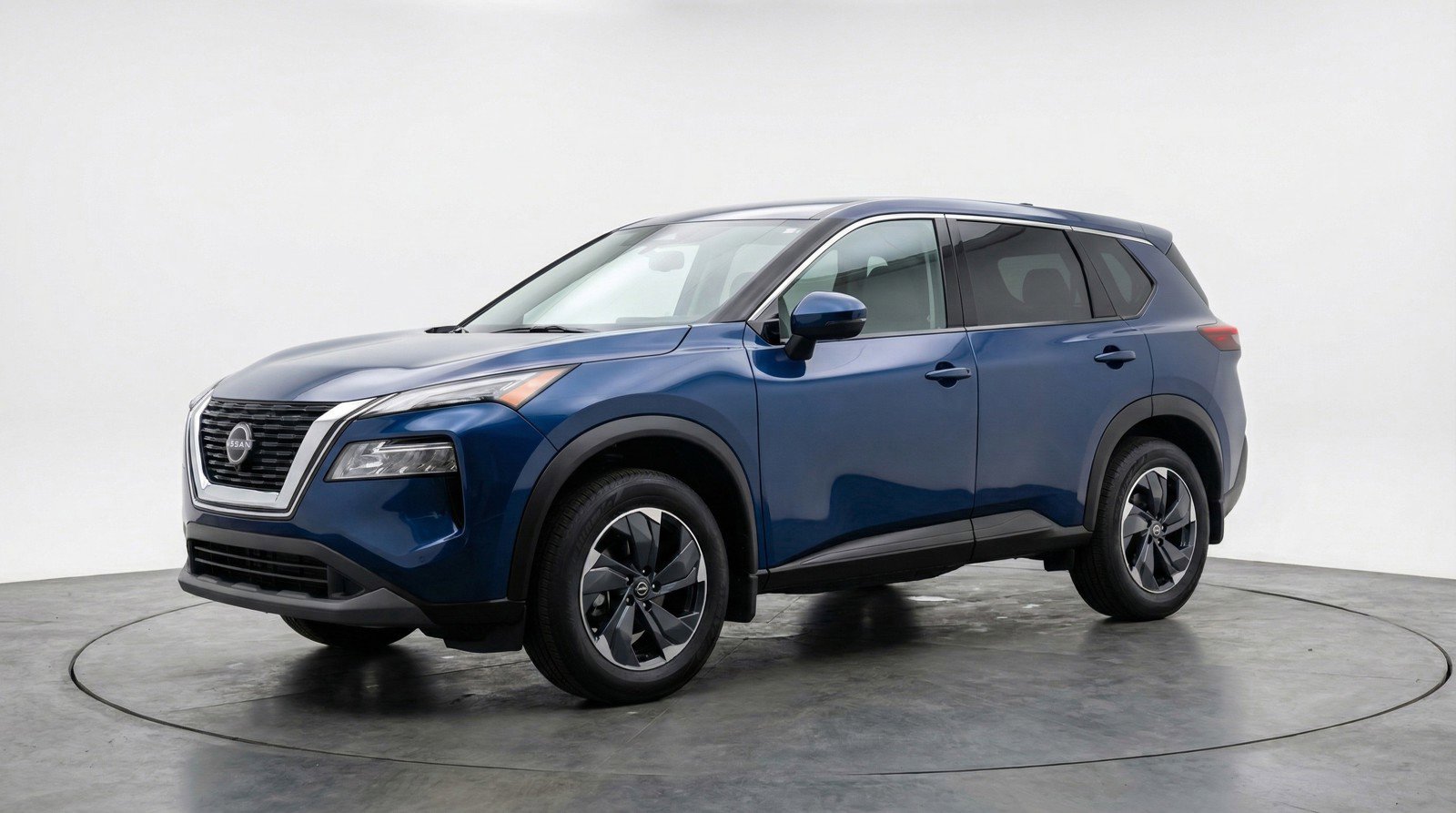 Used 2025 Nissan Rogue SV image 3