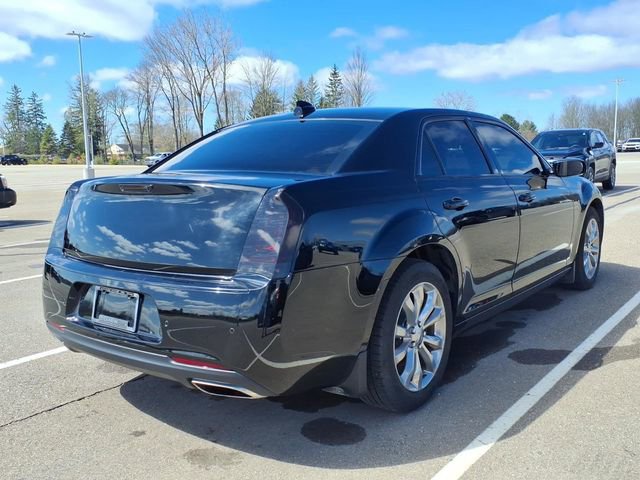 Used 2019 Chrysler 300 Touring L w/ Quick Order Package 22F AWD/4WD image 3