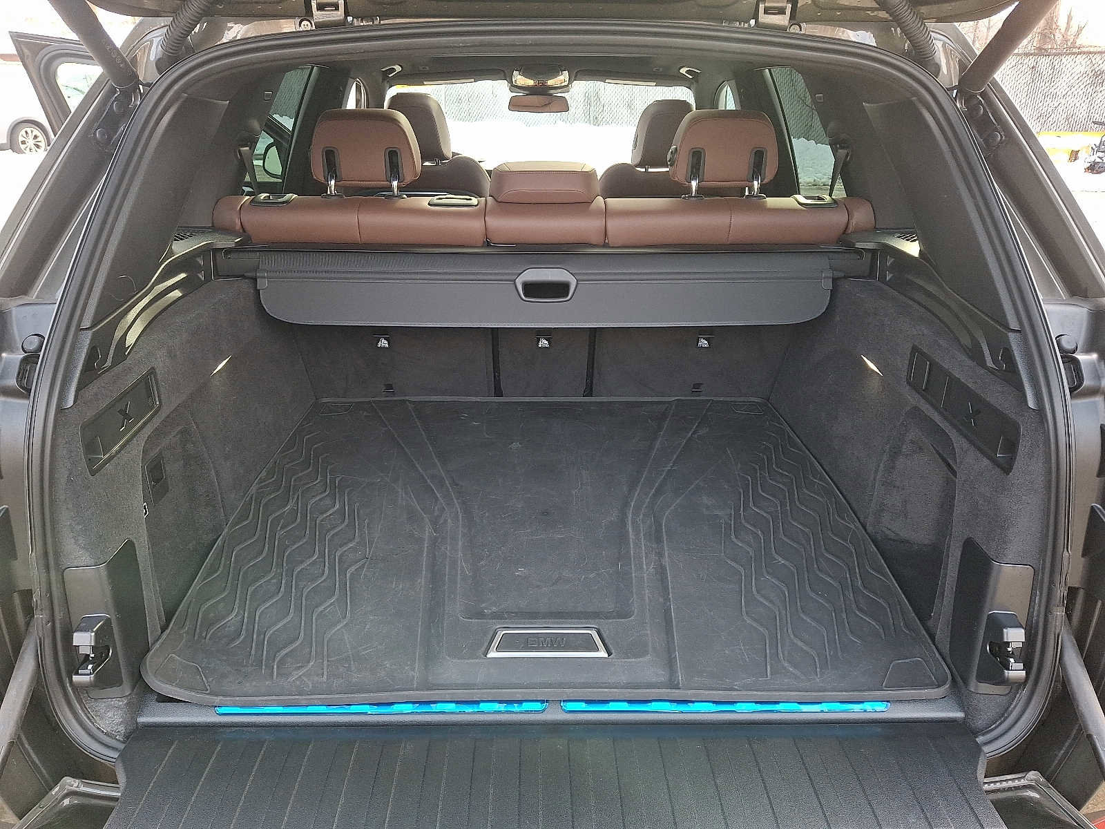 Used 2025 BMW X5 xDrive50e w/ Premium Package image 28