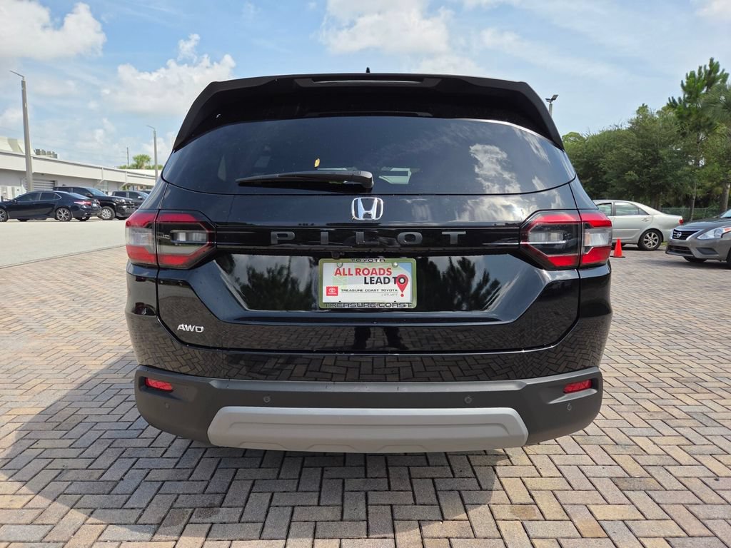 Used 2025 Honda Pilot EX-L image 10