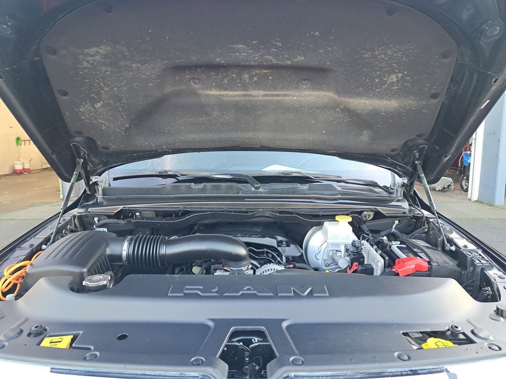 Used 2022 RAM 1500 Limited w/ Body-Colour Bumper Group image 27