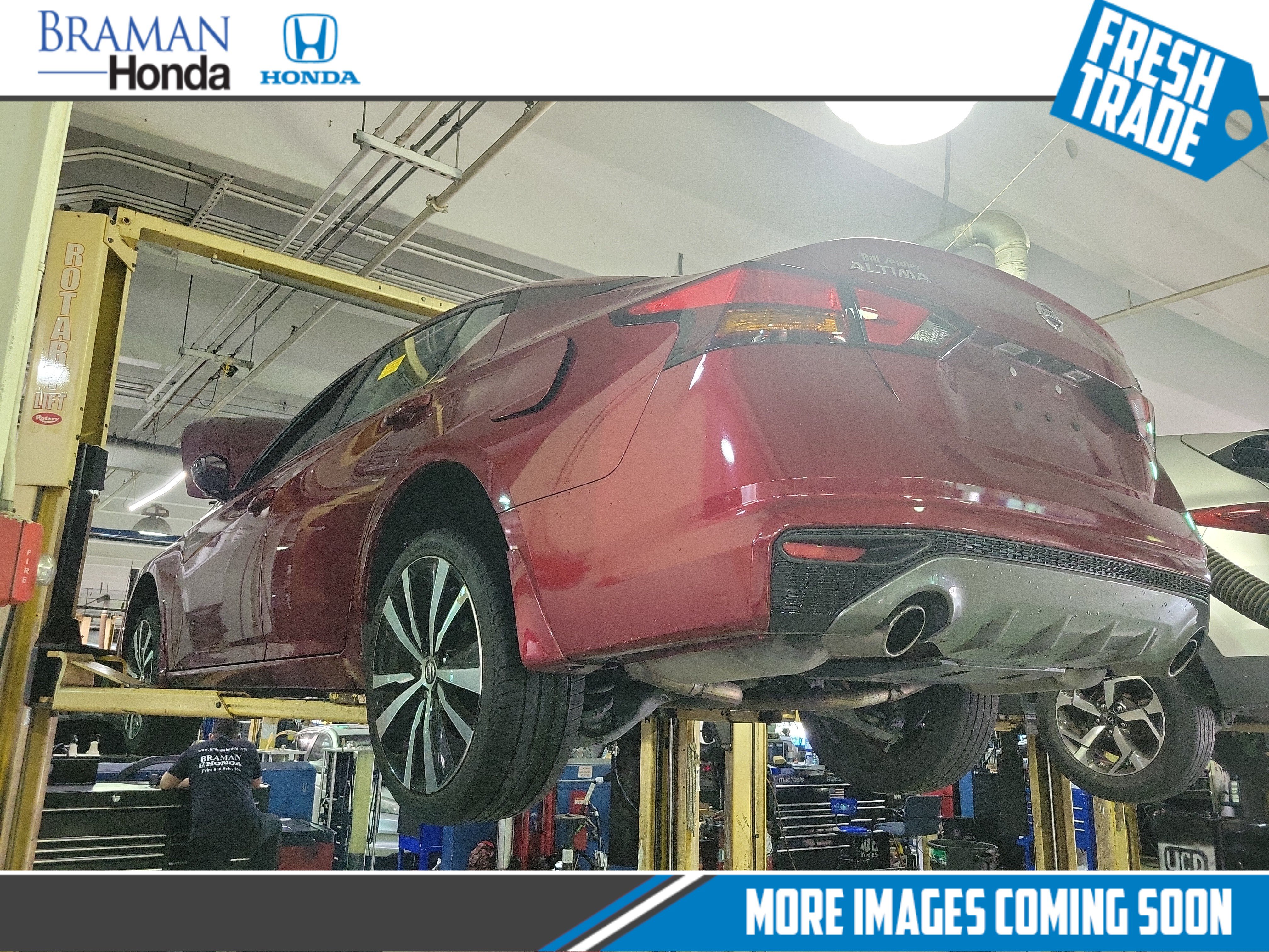 Used 2019 Nissan Altima 2.5 SR w/ SR Premium Package FWD image 1