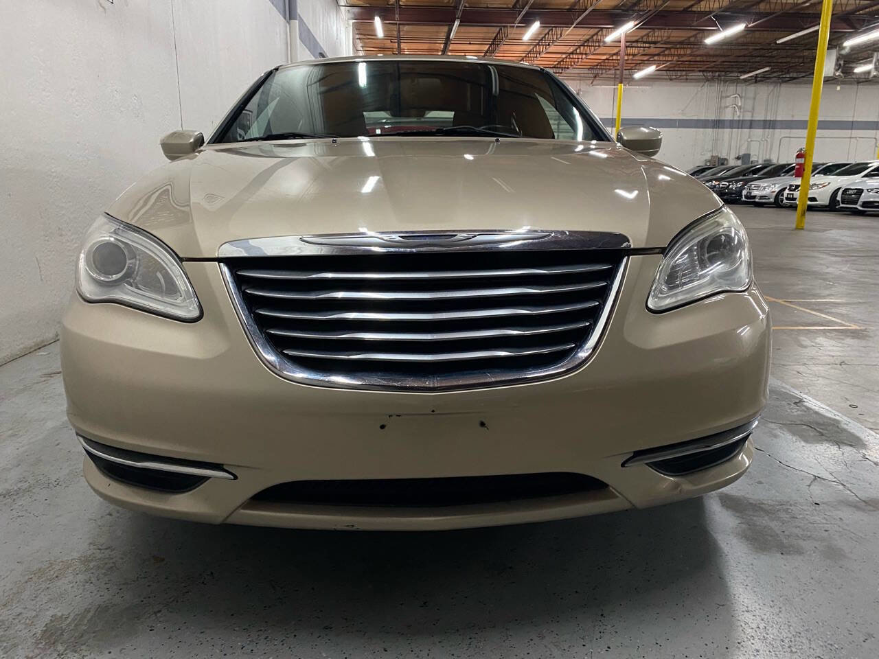 Used 2014 Chrysler 200 Touring image 3