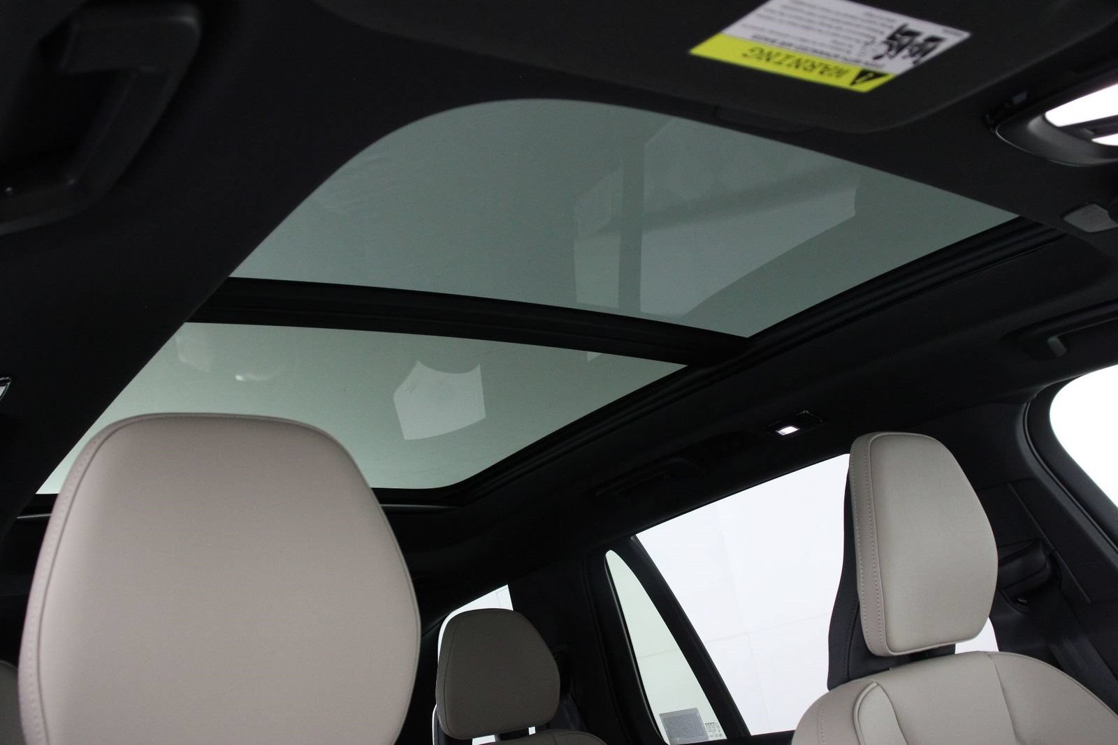 Certified 2026 Volvo XC90 B6 Plus w/ Protection Package Premier AWD/4WD image 23