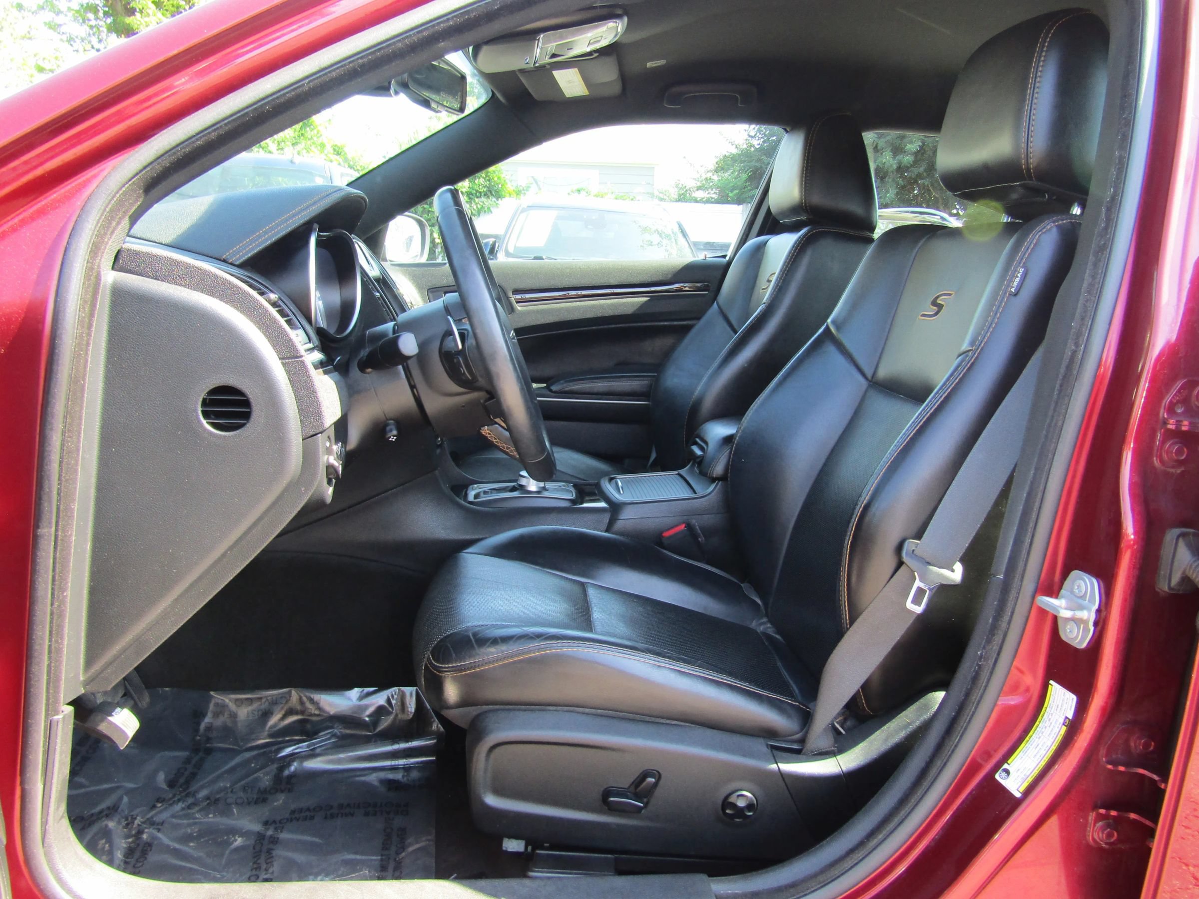 Used 2018 Chrysler 300 S w/ Safetytec Plus Group AWD/4WD image 12