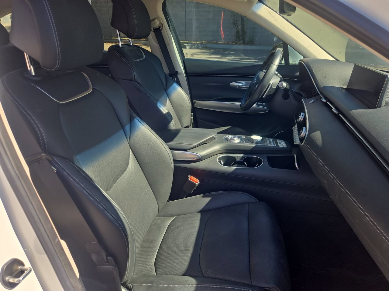 Used 2022 Genesis GV70 2.5T w/ Select Package AWD/4WD image 10