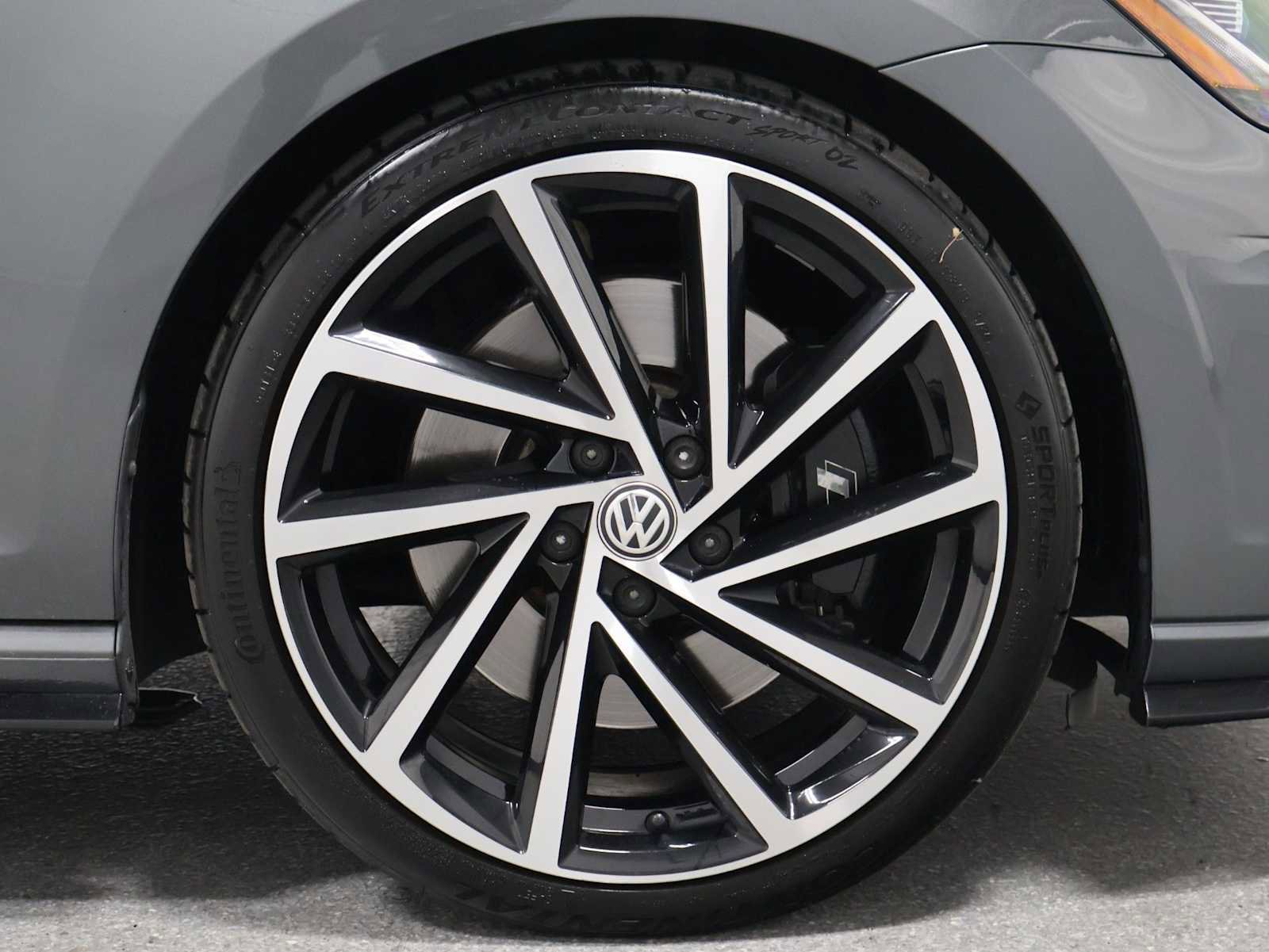 Used 2019 Volkswagen Golf R 4-Door AWD/4WD image 12